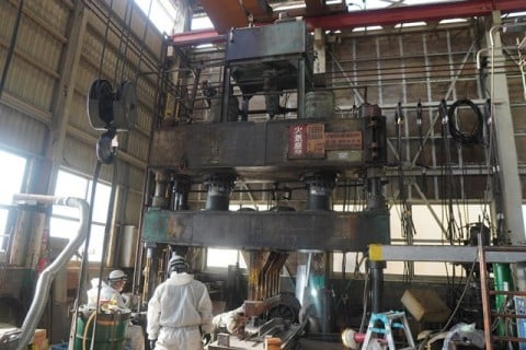 600ton 油圧プレス
